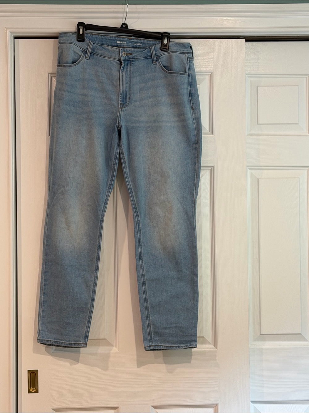 Old Navy Women’s WOW high-rise straight light wash jeans